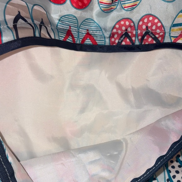 Flip Flop Pattern Drawstring Thirty one Bag - Picture 5 of 9